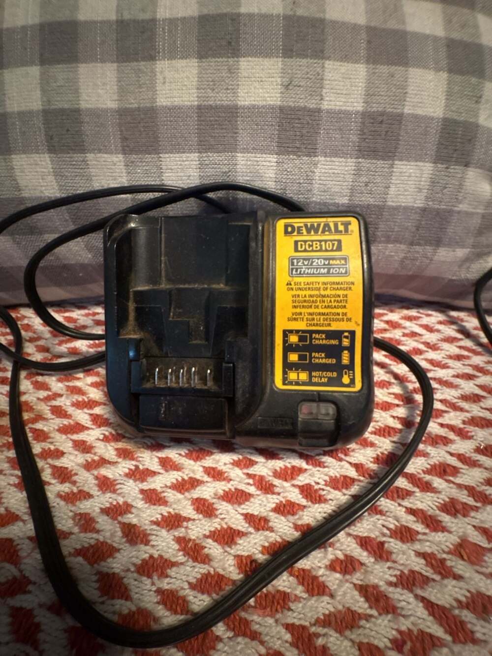 DeWalt DCB107 12V/20V Max Lithium Ion Battery Charger